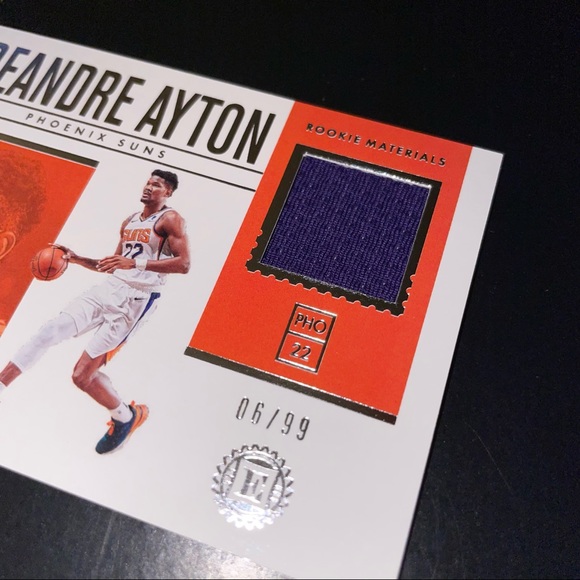 Deandre Ayton patch card - Panini Encased 2018-19 Rookie Materials - NOT MINT - Picture 3 of 5